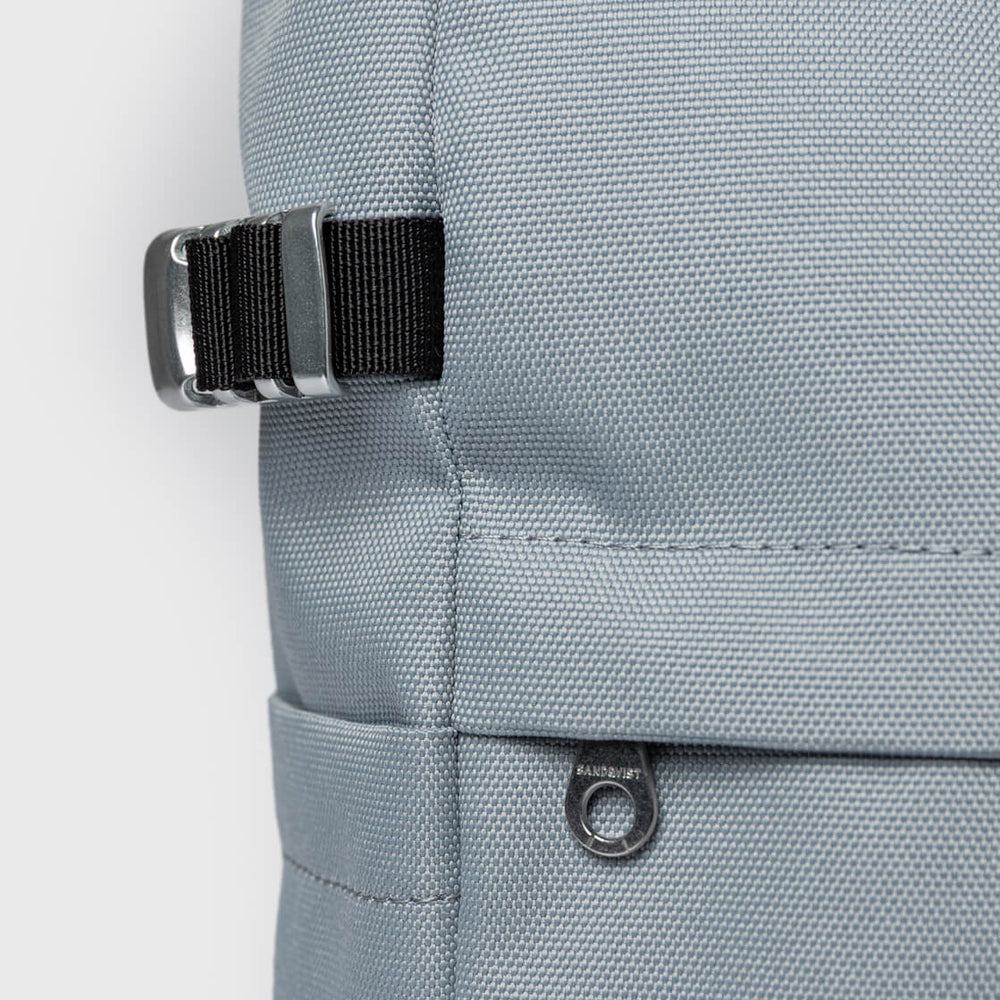 
                      
                        Sandqvist Backpack Rolltop M Icon grey ice blue with black leather
                      
                    