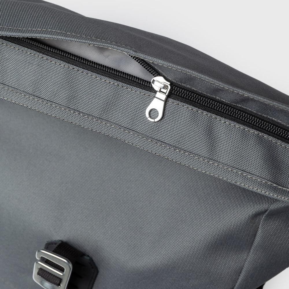 
                      
                        Sandqvist Backpack Rolltop M Icon grey multi dark with black leather
                      
                    