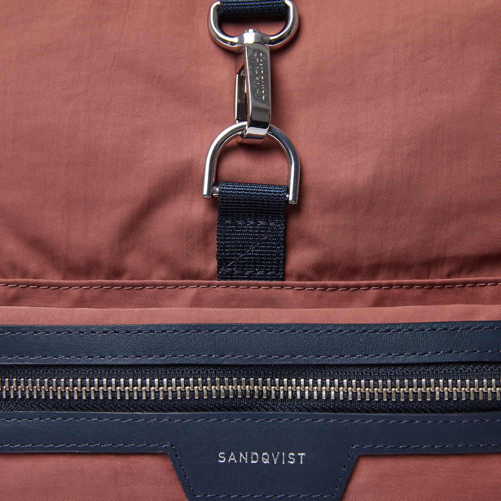 
                      
                        Sandqvist Backpack Siv red maroon/navy leather
                      
                    
