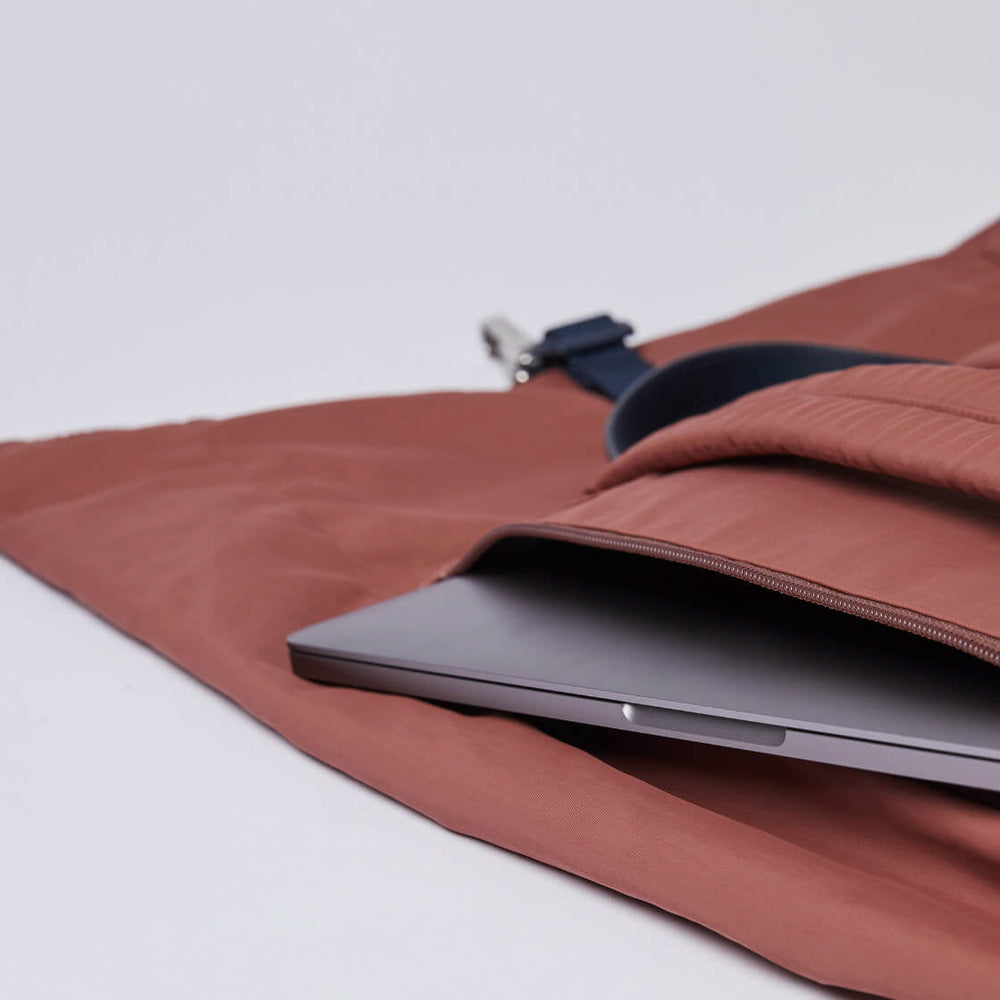 
                      
                        Sandqvist Backpack Siv red maroon/navy leather
                      
                    