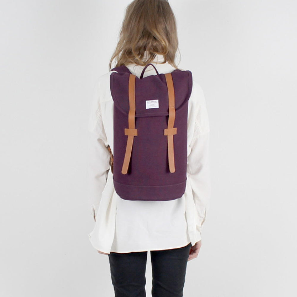 
                      
                        Sandqvist Backpack Stig red plum
                      
                    