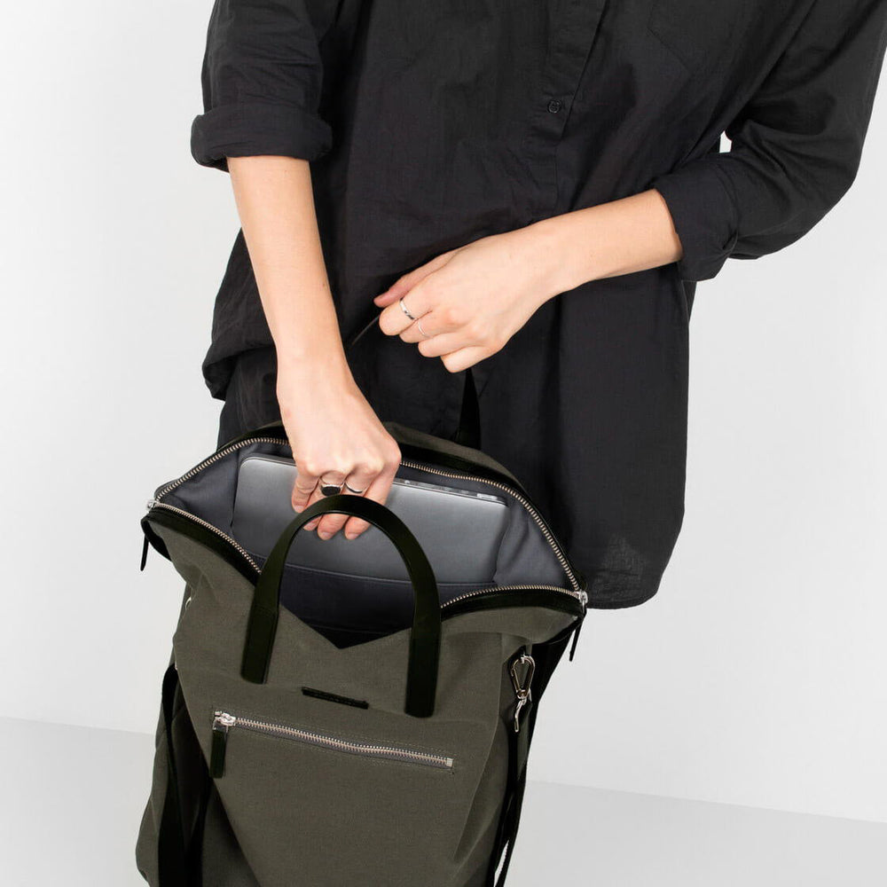 
                      
                        Sandqvist Bag Jussi green beluga
                      
                    