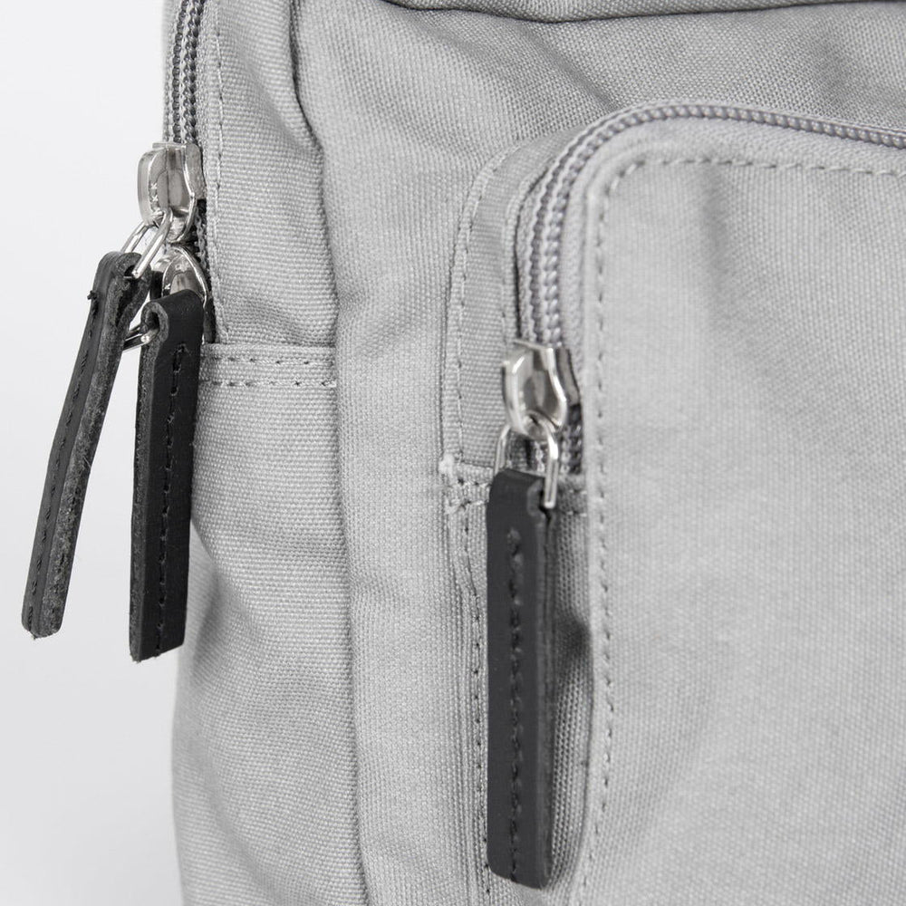 
                      
                        Sandqvist Bag Ryan grey
                      
                    