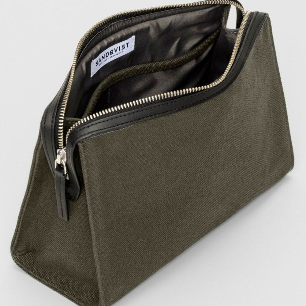 
                      
                        Sandqvist Washbag Sana green beluga
                      
                    