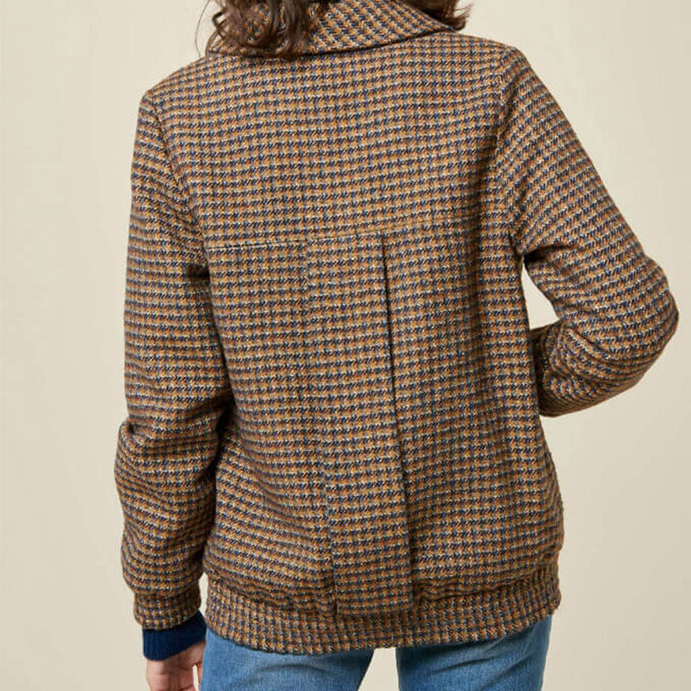 
                      
                        Sessun W Jacket Alma brown bluefox
                      
                    