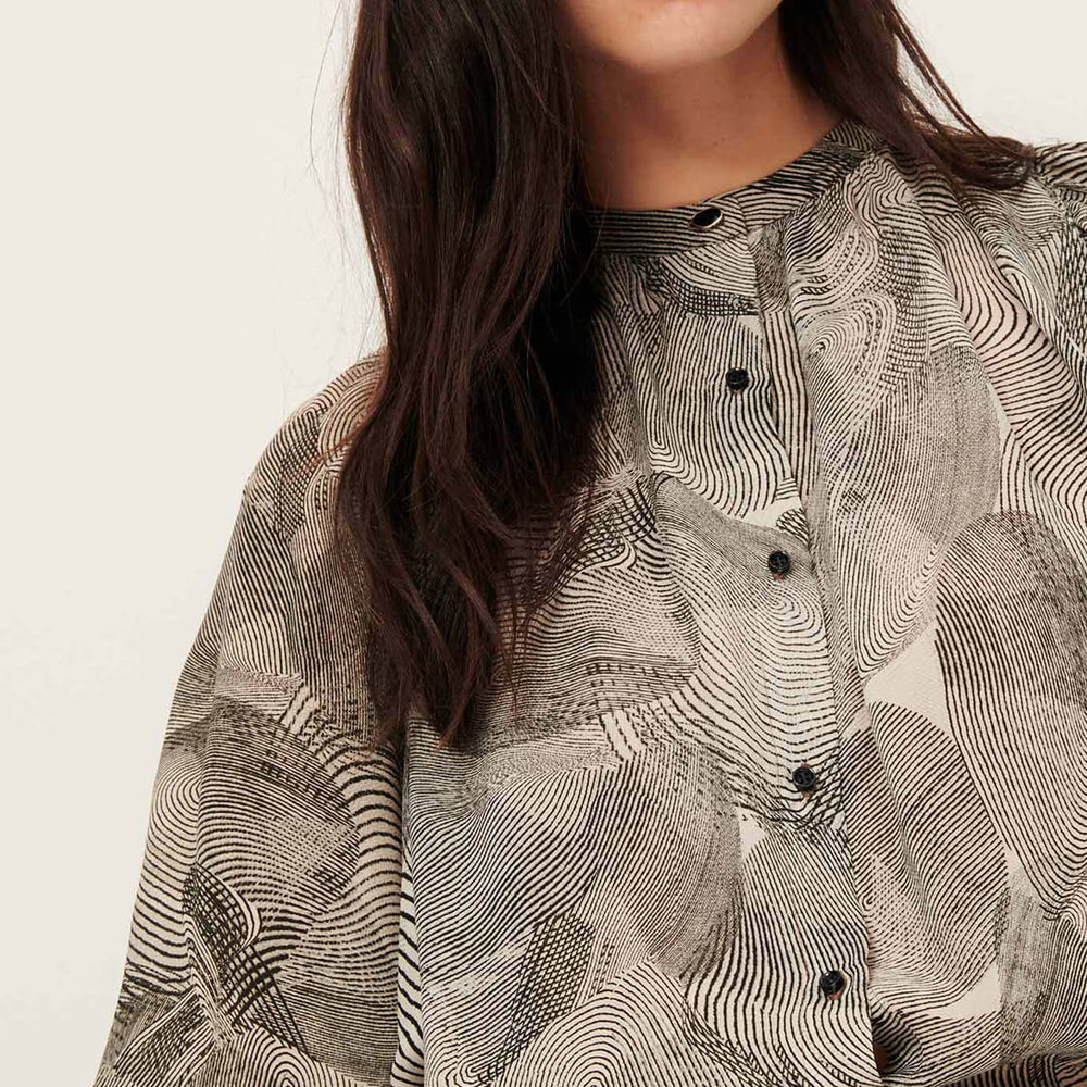 
                      
                        Sessun W Shirt Salva Silk white voluta
                      
                    