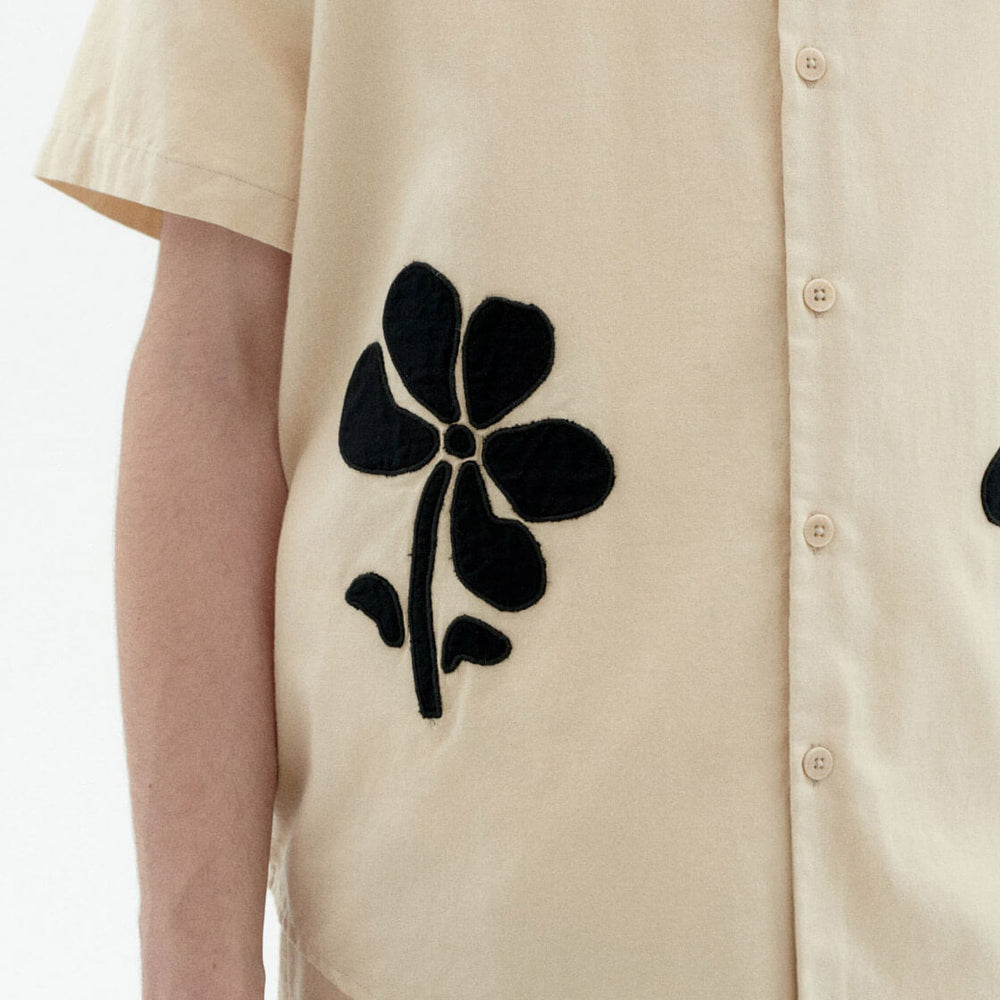 
                      
                        Thinking Mu Shirt SS Tom beige marygold
                      
                    