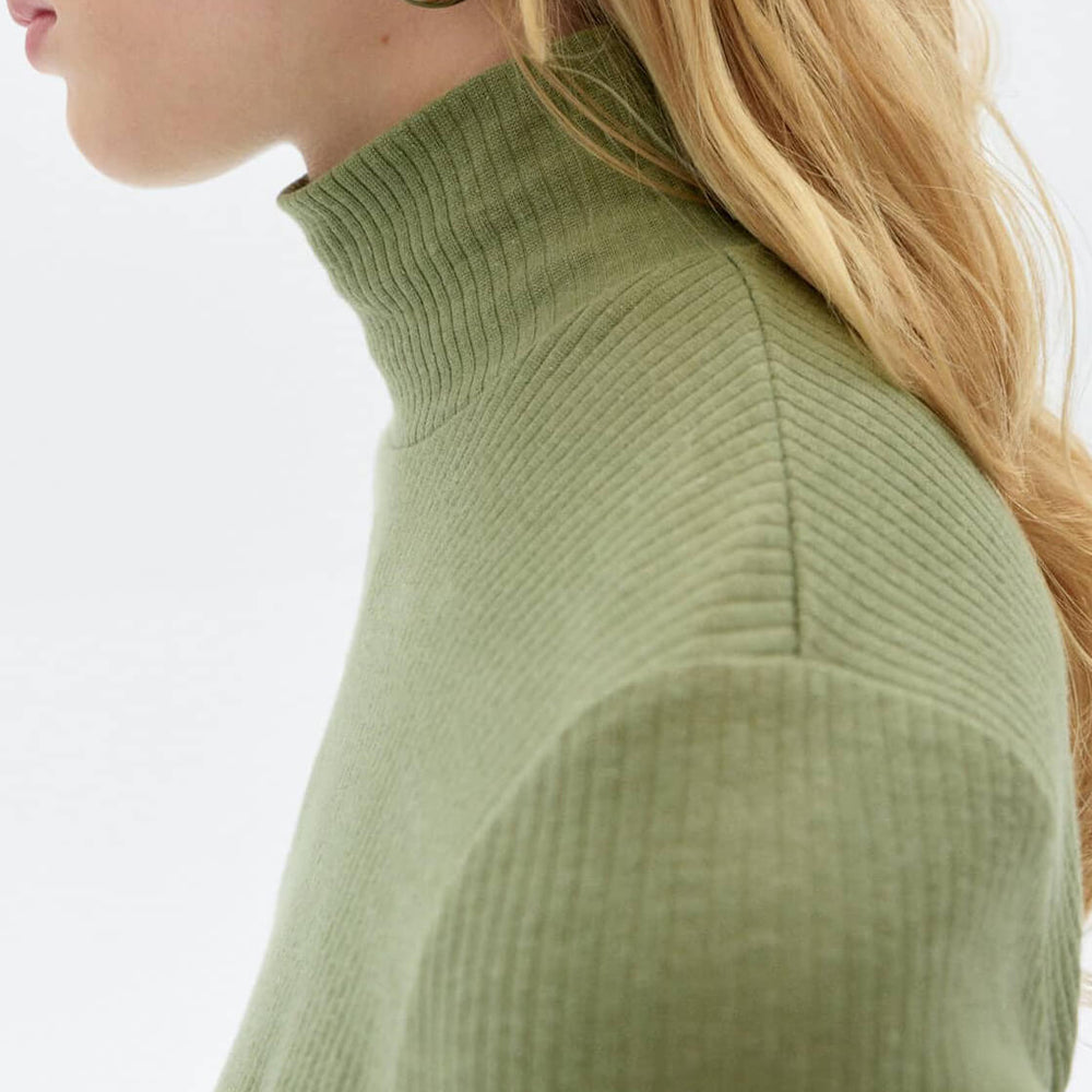 
                      
                        Thinking Mu W Longsleeve Aine Hemp green light eucalyptus
                      
                    
