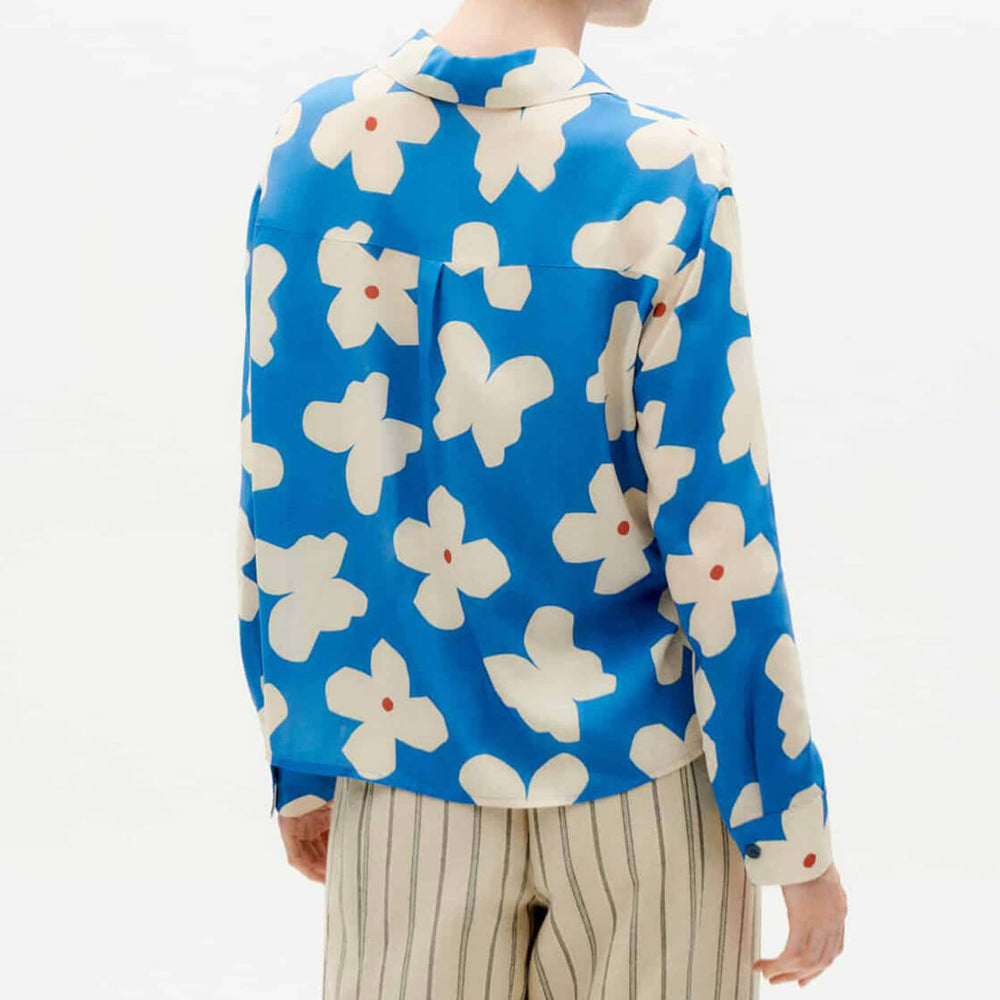 
                      
                        Thinking Mu W Shirt Kati blue big butterfly
                      
                    