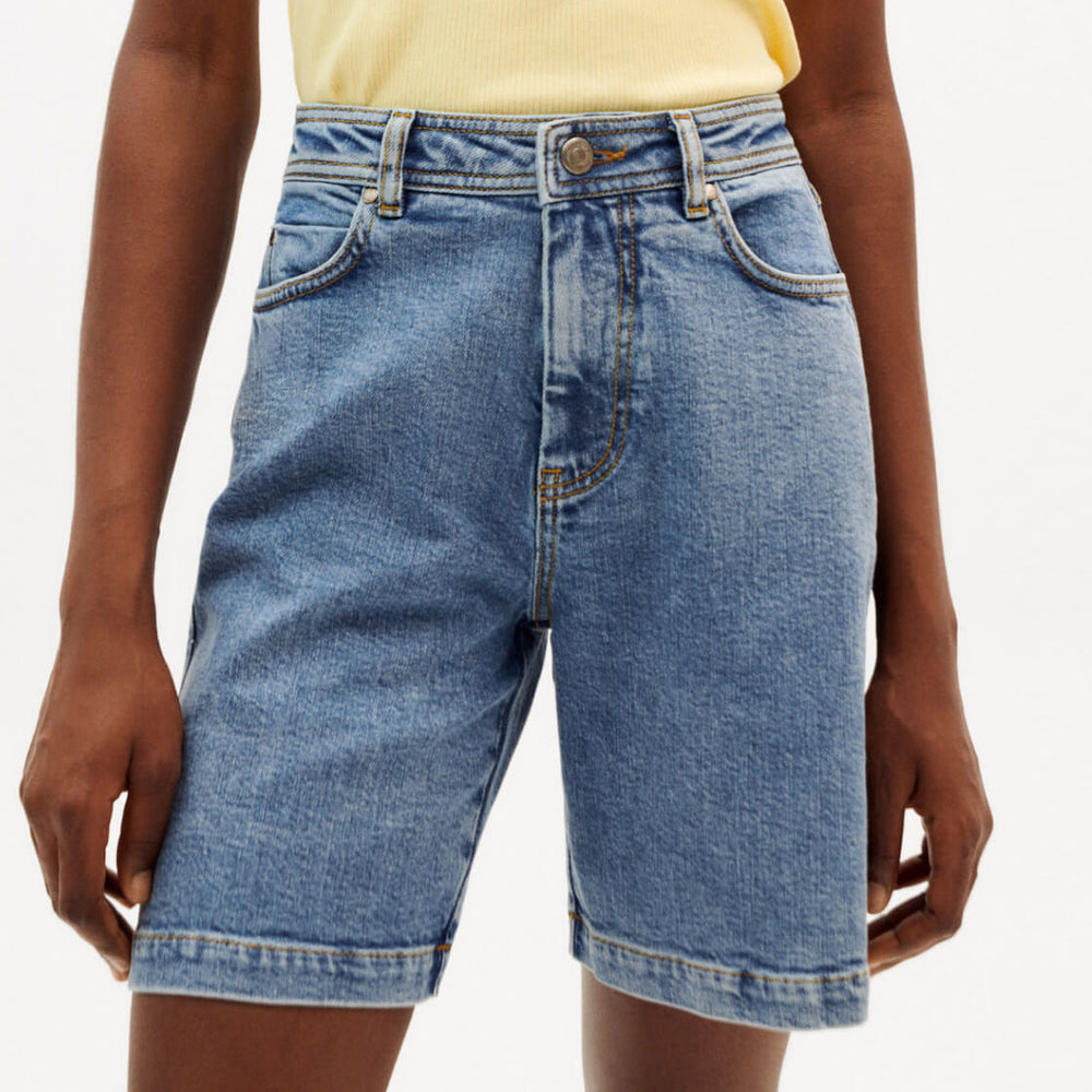 Thinking Mu W Shorts Jasmine blue light clean