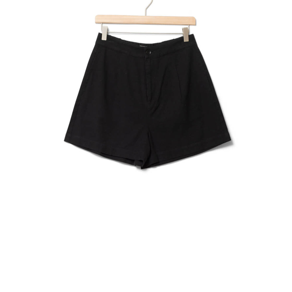
                      
                        Thinking Mu W Shorts Narciso black
                      
                    