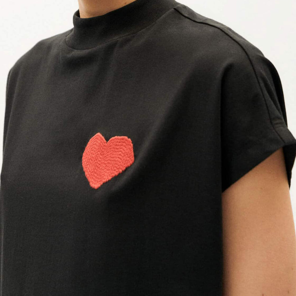 
                      
                        Thinking Mu W T-Shirt Volta Heart black
                      
                    