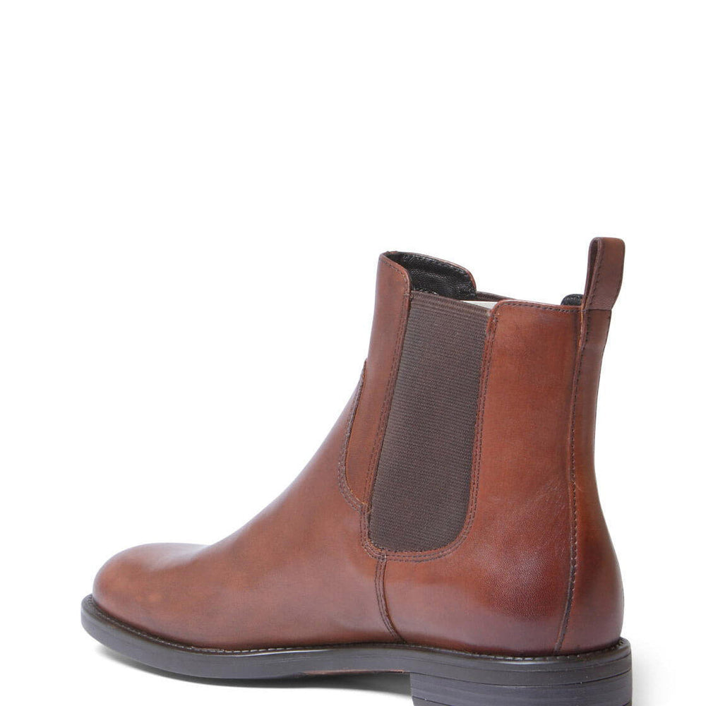 
                      
                        Vagabond W Boots Amina brown cognac
                      
                    