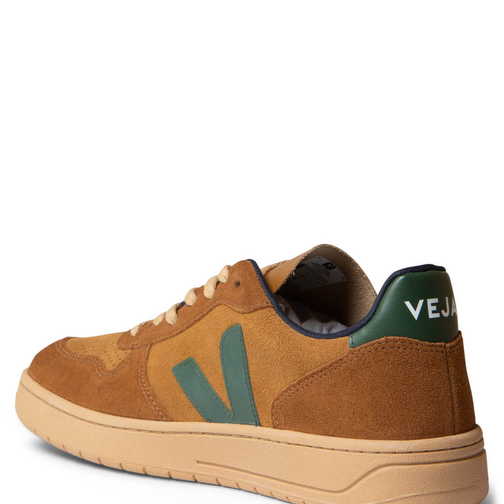 
                      
                        Veja Shoes V-10 Suede brown camel cyprus multico
                      
                    